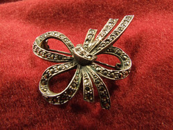 Silver badge with marcasite (060726)