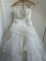 A beautiful wedding dress