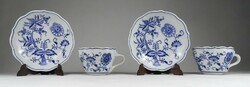 1Q290 Pair of old flawless Meissen porcelain teacups
