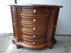 Five-drawer chest of drawers