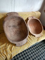 2 hollow carved wooden bowl turtles are 65 and 75 cm long