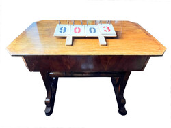 Antik biedermeier iróasztal, 78 x 95 x 55 cm-es nagyságú.9003