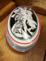 Hollóháza carved Miklós porcelain bonbonnier