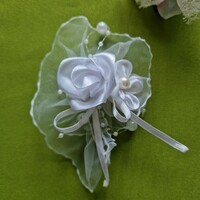Wedding bok24 - snow-white satin rose brooch, bush cream clover with flowers