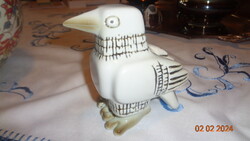 Zsolnay , Nádor Judit terve szerint ,csóka  figura , kézi festés