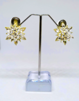 Krizantém, aranyozott fülbevaló, víztiszta CZ kristályokkal 376