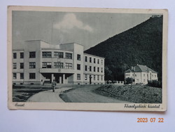 Régi képeslap: Huszt, Főszolgabírói hivatal (1940-es évek)