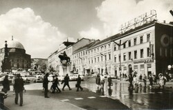 584 --- Running postcard Pécs - Széchenyi tér