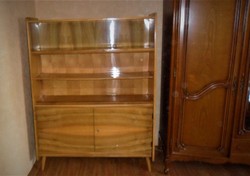 Beautiful solid bookcase from the 50s.