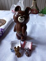 Moscow Olympics, misa teddy bear ceramic figure + 2 badges