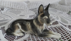 Jelzett antik Metzler & Ortloff  porcelán alaszkai vagy szibériai  husky  kutya figura 12 cm hosszú