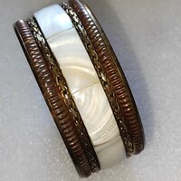 Beautiful wide shell shell decorated copper bracelet