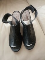 Women's leather shoes leather sandals lasocki leather sandals size 37 worn a few times