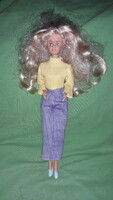 Retro NSZK Barbie jellegű játék baba " PETRA " szép állapot, teljes eredeti ruházat a képek szerint
