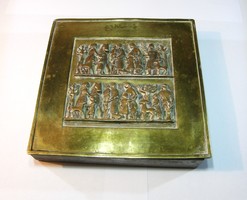 Metal box with Tevan margit wood insert