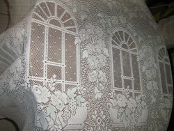 Gyönyörű vintage virág és ablak motívumos pasztell színű vitrázs függöny
