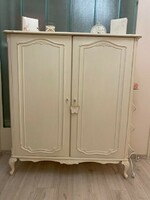 Cabinet with two doors and shelves