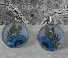 Earrings made of natural flowers