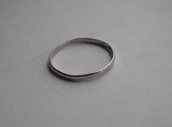 Ezüst minimál karikagyűrű, extra vékony ezüst gyűrű