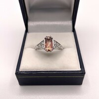 Vintage 18K white gold ring with tourmaline and diamonds