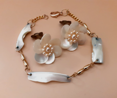 Bracelet bracelet made of shells in good condition with matching earrings