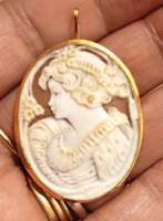 18 Kt gold cameo pendant and brooch, including hanger, 4.5 Cm high, 5.1 Grams