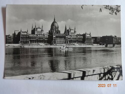 Régi képeslap: Budapest, Országház (Parlament), 1959