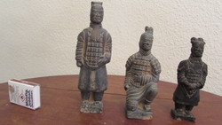 3 terracotta soldiers