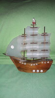 Old 3-masted ship model wooden body, plastic sail 22 x 24 cm according to the pictures