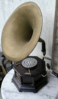 Antik működő gyönyörű nehéz tölcsères Gramofon.Videó is