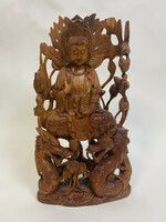 Aprólékosan faragott fa Buddha szobor