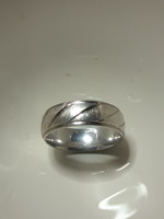 Vésett széles ezüst karikagyűrű - 52- es méret