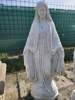 Fehér márvány Szűz Mária szobor