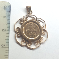 Gold pendant with coin insert (v)