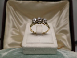 English gold ring with 3 large diamonds 0.73 ct