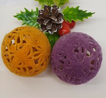 2 Christmas tree decorations rarities, lace colored balls
