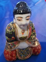 Porcelán Budha szobor