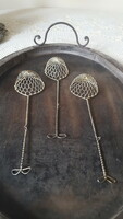 Small stainless steel mesh filter, 3 ladles.