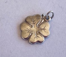 Silver four-leaf clover pendant & zsuzsu