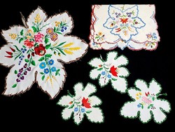 5 grape leaf tablecloths and runners embroidered with a Kalocsa flower pattern, size in the pictures
