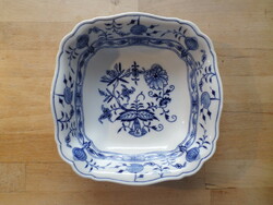 Antique Meissen onion pattern porcelain bowl with sword mark 18.5 x 18.5 cm (repair on the rim)