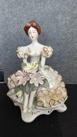 Alba Iulia-Coral kézi készítésű porcelán női alak csipkés-fodros ruhában virággal,jelzett, számozott