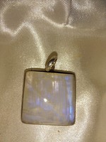Protective white labradorite pendant