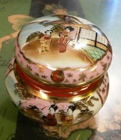 Japán porcelán kézzel festett bonbonier