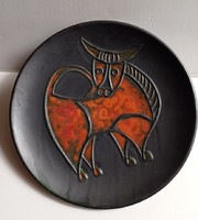 Retro bull decorative wall plate