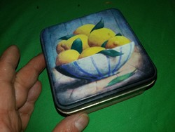 Retro hard candy metal plate box 10 x 5 x 10 cm as shown in the pictures