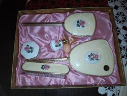 Vintage combing set