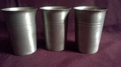 Marked pewter, glass set 47.