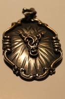 Special baroque women's pendant.