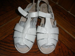 Light small leather sandals 36